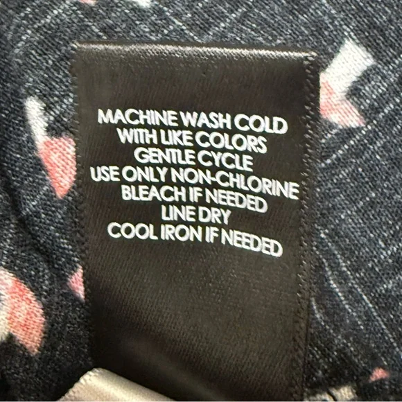 Torrid Abbey Blouse Black Mushroom Print Short Sleeve Size 1X - Picture 8 of 9